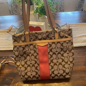 coach purse with matching wallet. In new condition. smoke free home